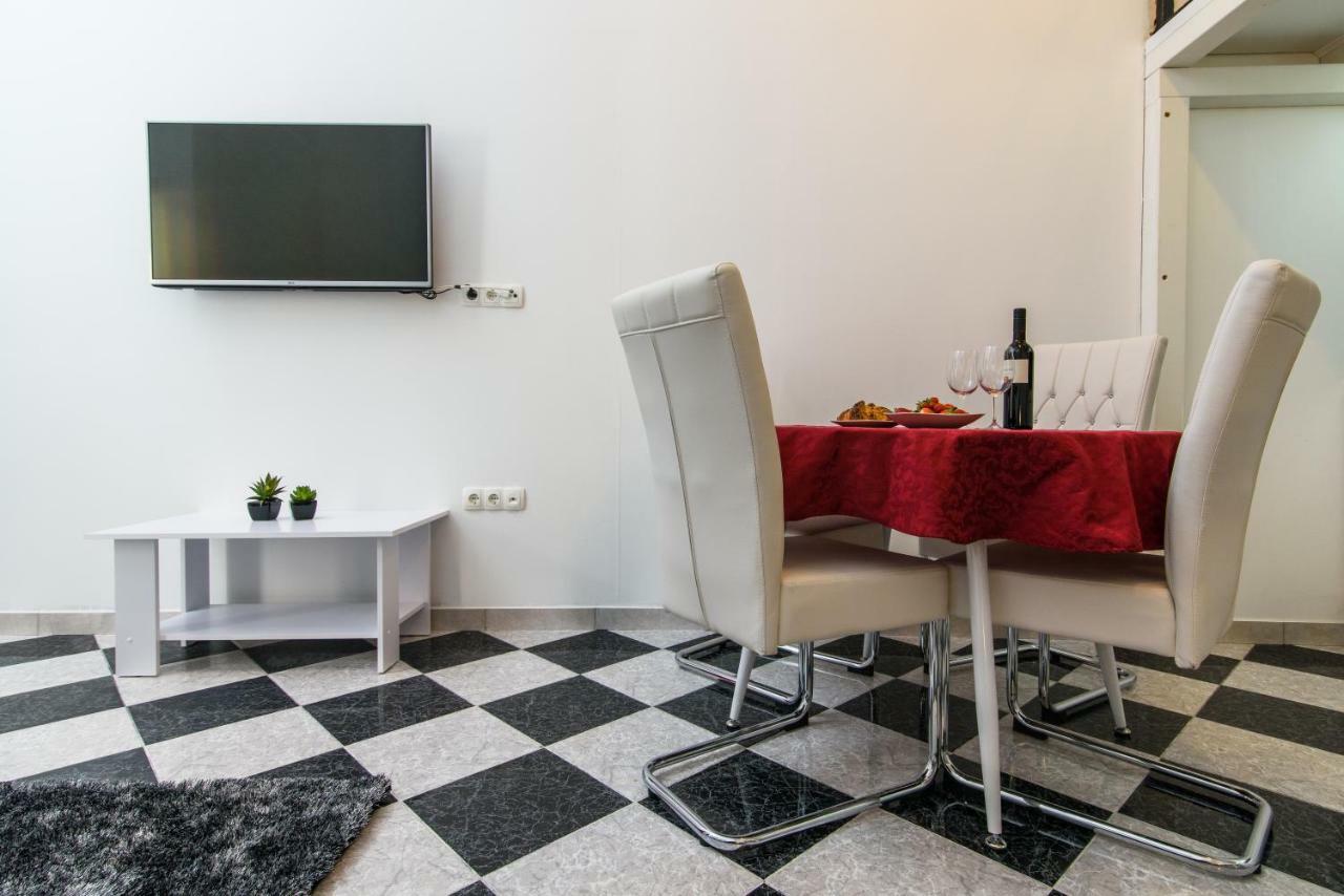 Studio Apartman Rea Trogir Exterior foto